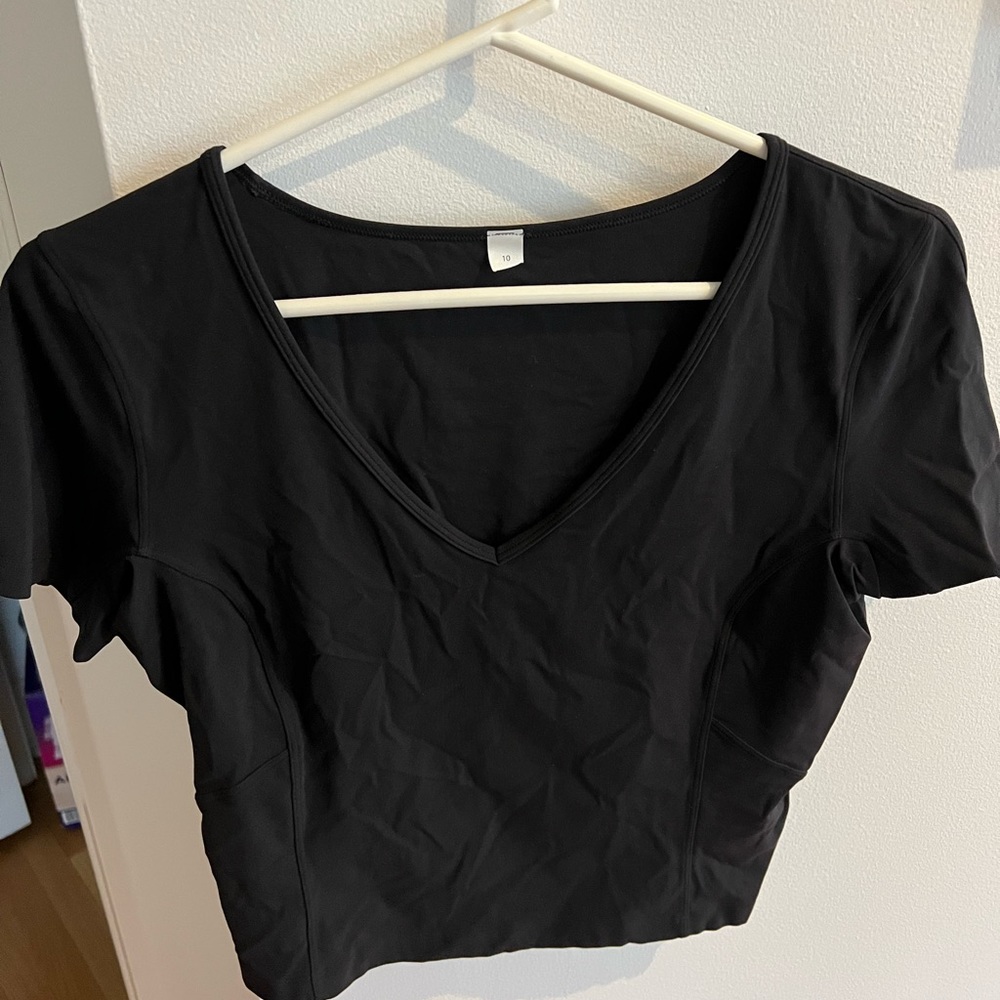 Barely worn lululemon shirt